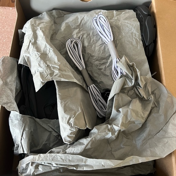 Brand New Black Balenciaga Sneakers size US 13 - Picture 4 of 8